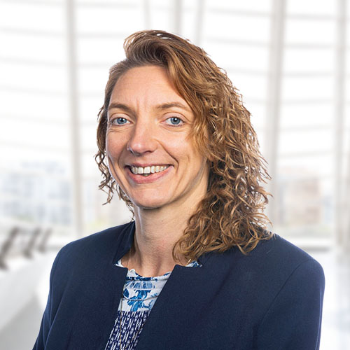 Paula van der Veen headshot