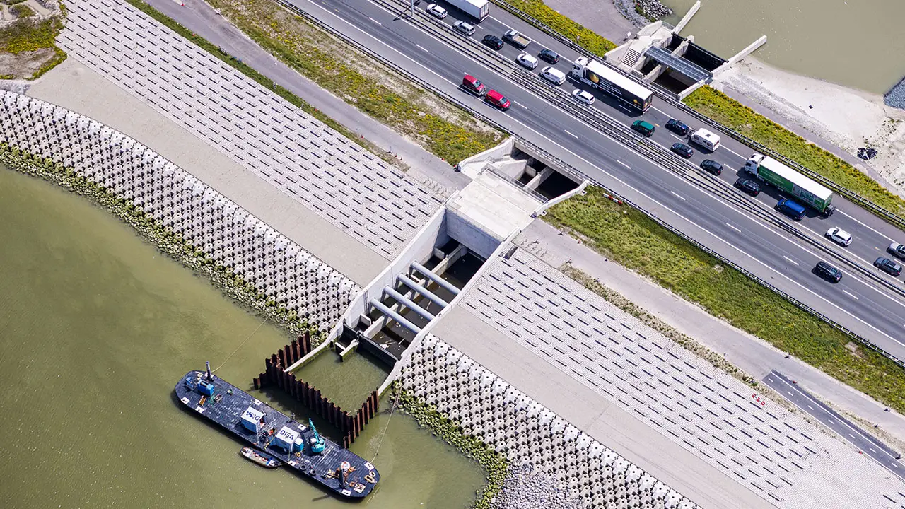 Afsluitdijk solar park